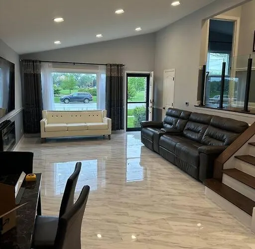 House In The Park 5 Min From O'hare Holiday home *
